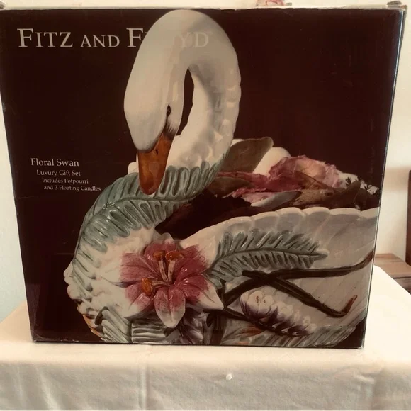 Vintage Fitz & Flyod Swan Ceramic Potpourri/ Cancel holder